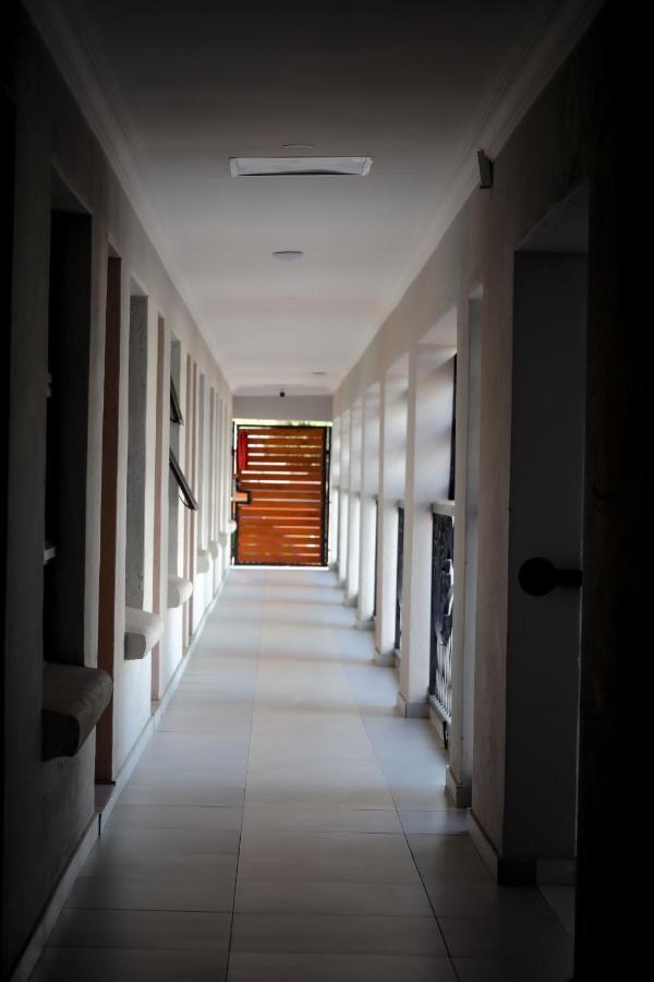 El Infinito Lifestyle Hotel Kempton Park Buitenkant foto