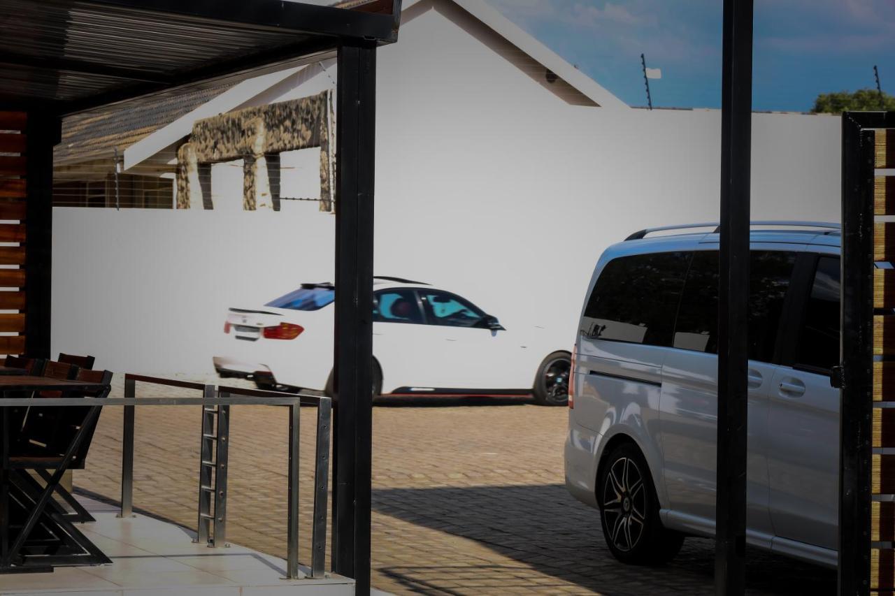 El Infinito Lifestyle Hotel Kempton Park Buitenkant foto